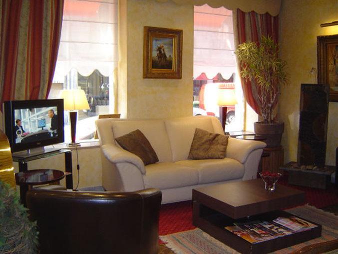 Hotel Poussin Parijs